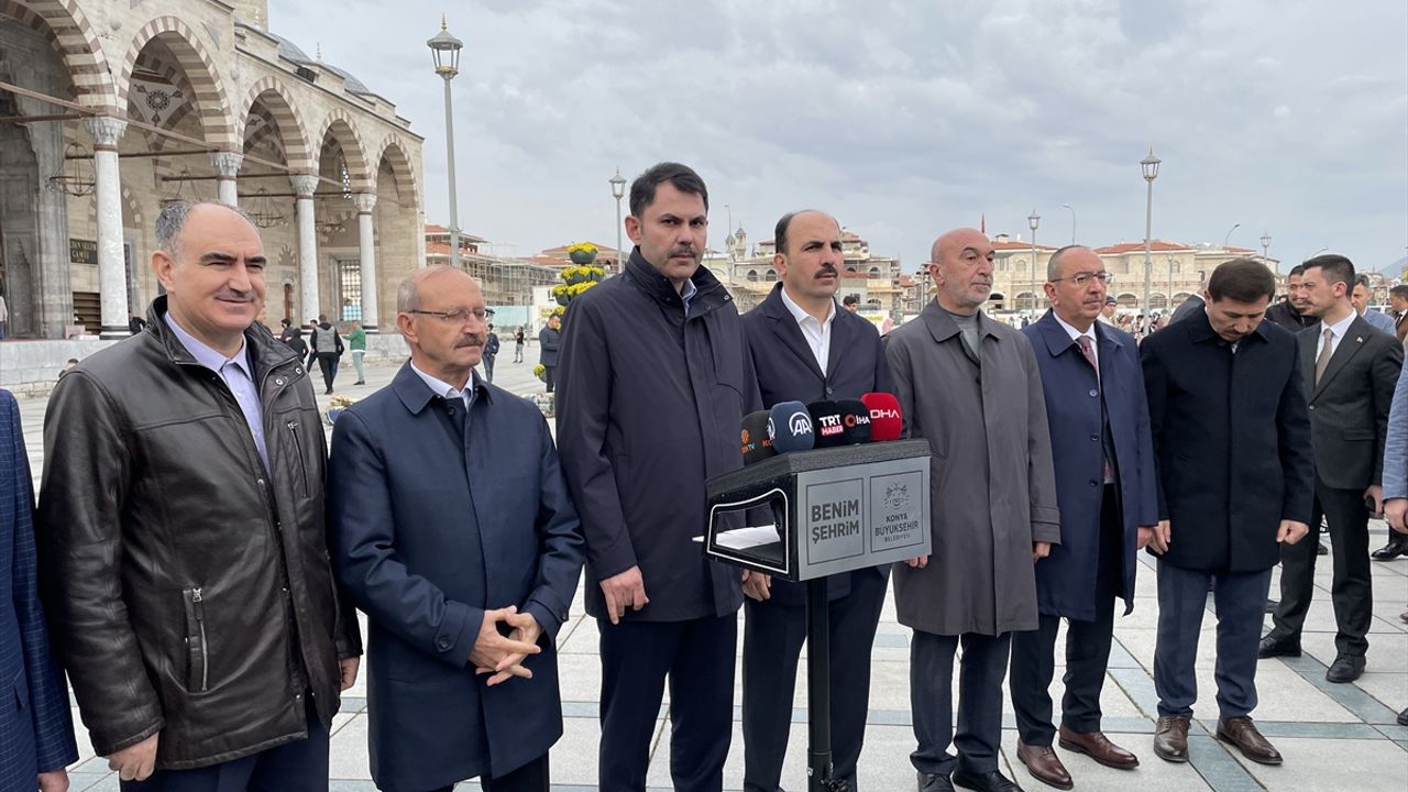 Çevre, Şehircilik ve İklim Değişikliği Bakanı Kurum, Konya’da vatandaşlarla bayramlaştı:
