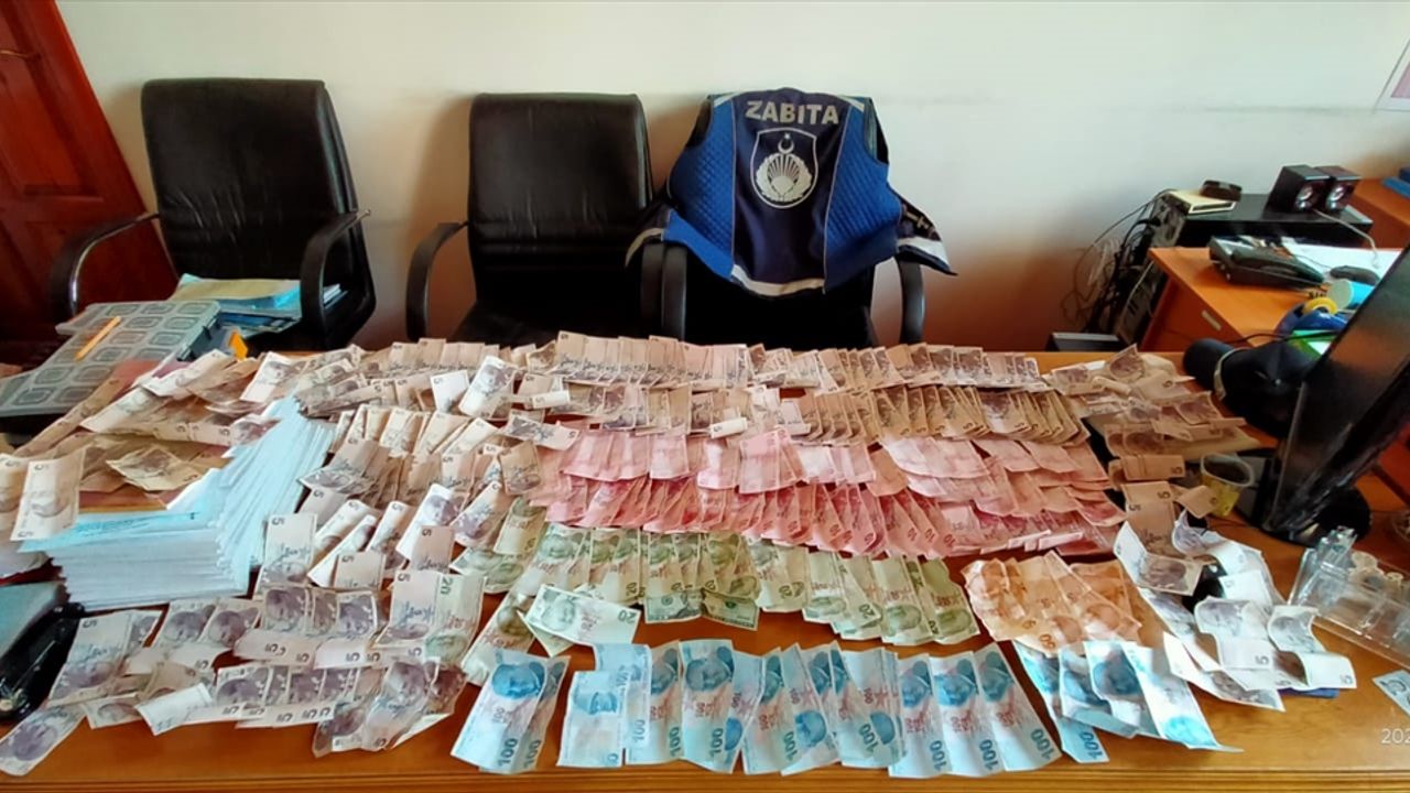 Konya'da dilencinin üzerinden 3 bin 912 lira çıktı