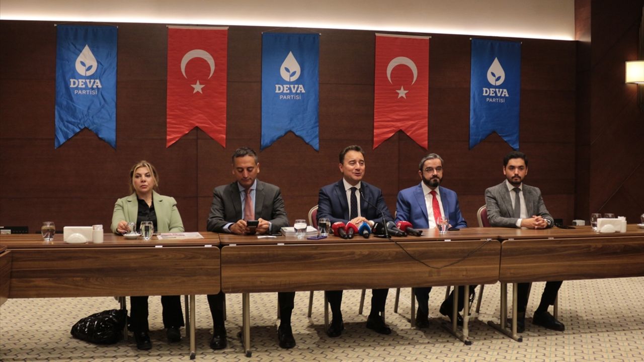DEVA Partisi Genel Başkanı Babacan, Konya'da gazetecilerle buluştu: