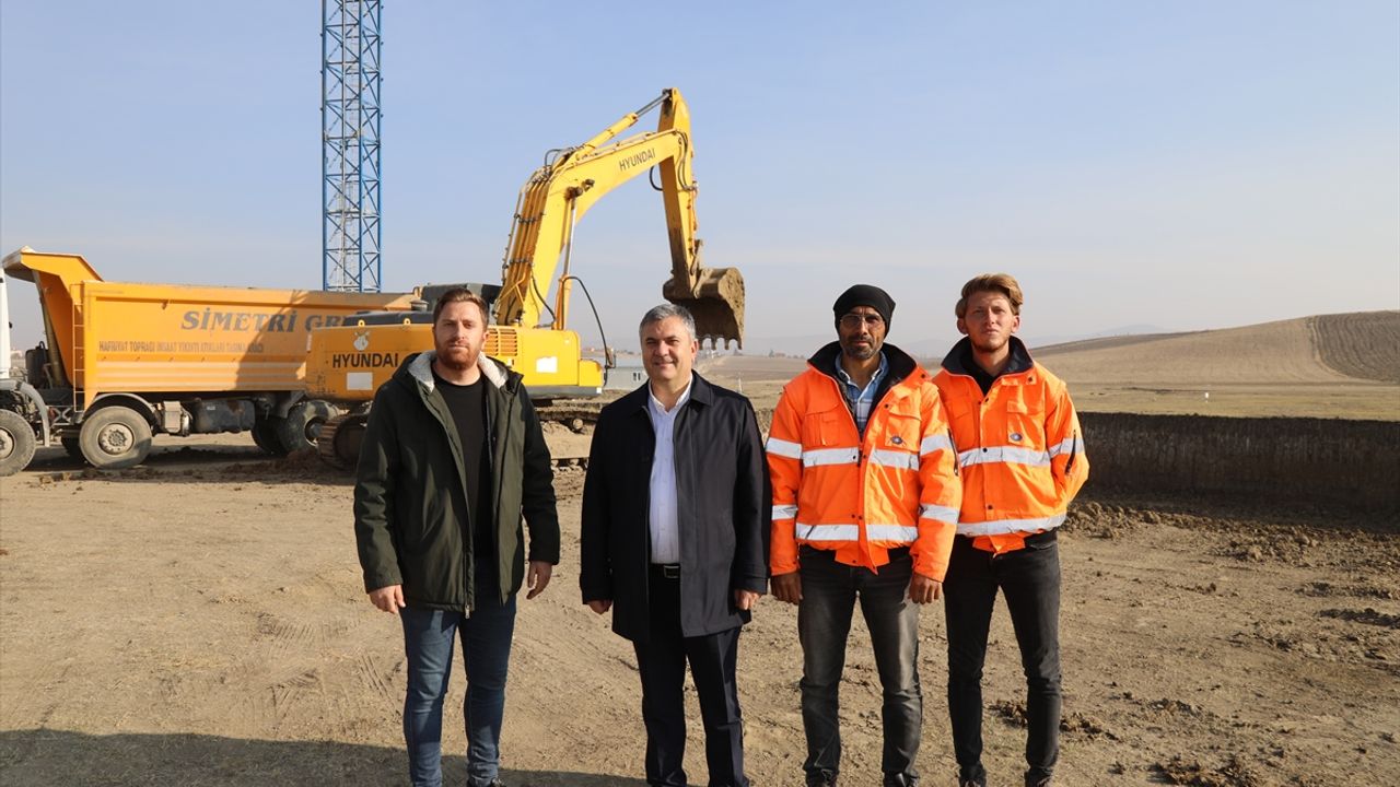 Çubuk Belediye Başkanı Demirbaş, TOKİ'nin çalışmalarıyla ilgili inceleme yaptı