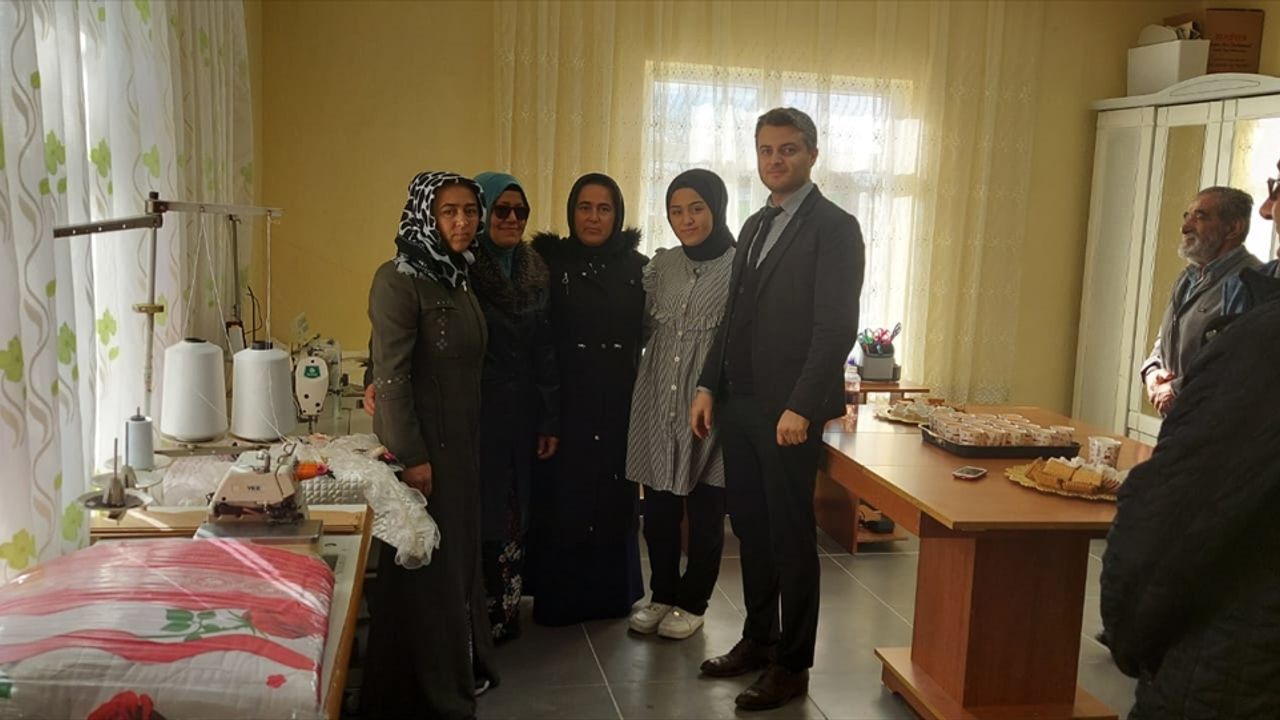 Altınekin'de el sanatları kursuna katılan 2 kadın kendi iş yerlerini açtı