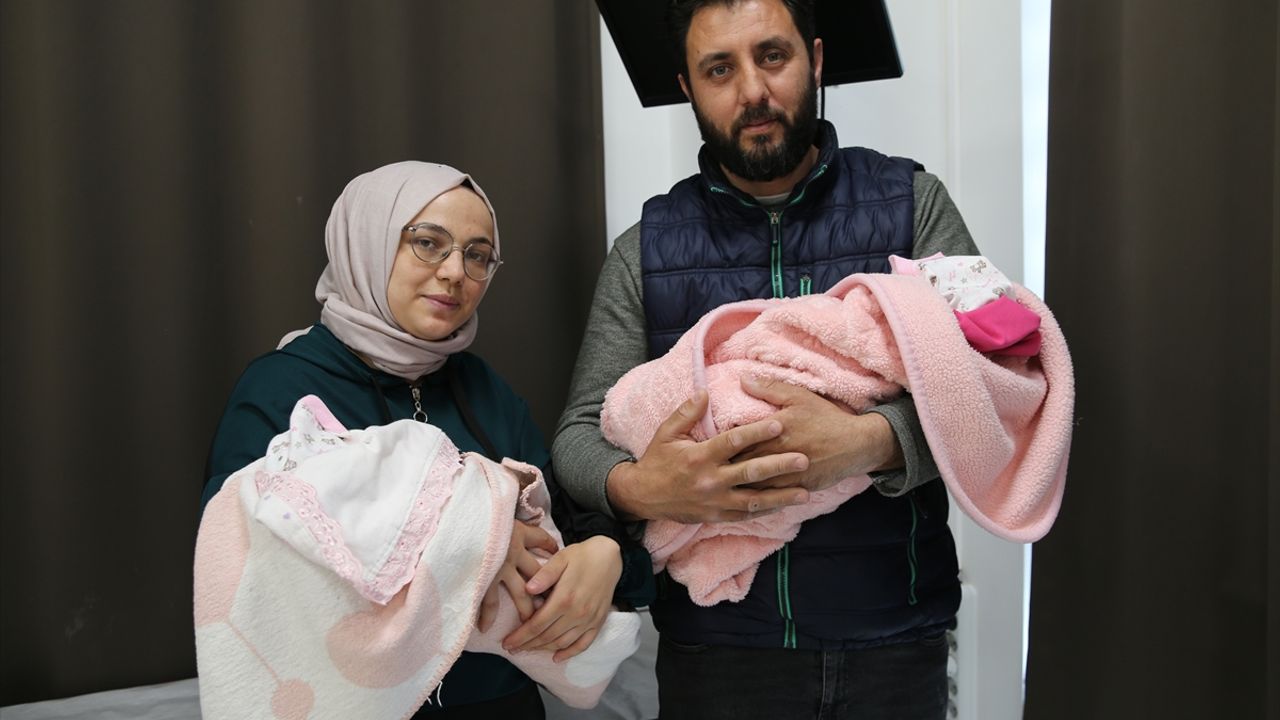 Konya'da tek yumurta ikizleri anne karnındaki müdahaleyle sağlıklı şekilde doğdu