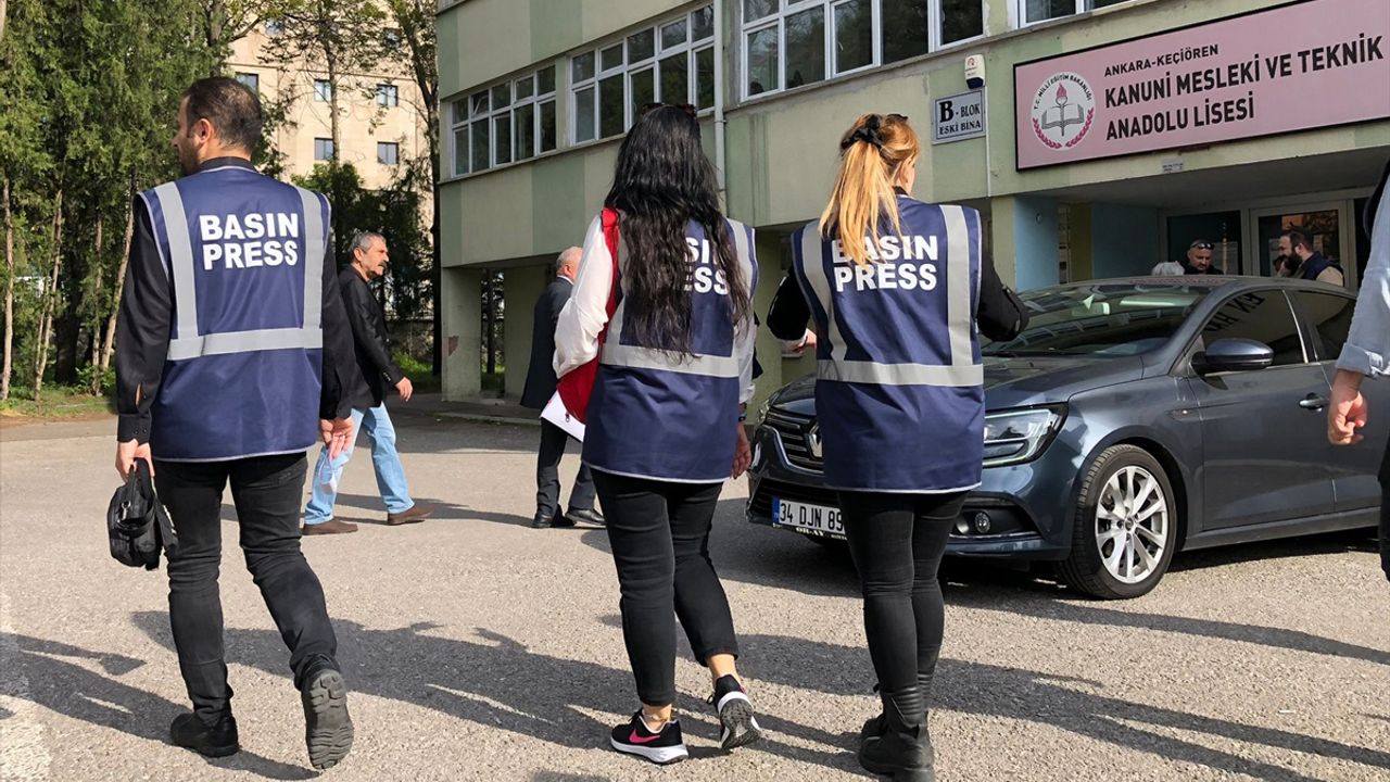 AA, tüm yurtta seçim sonuçlarını sandık başından duyurdu