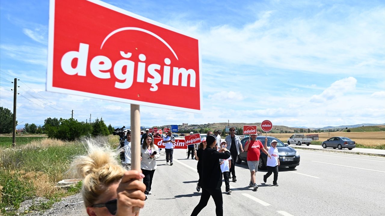 Tanju Özcan, yürüyüşünün 8. gününde basın toplantısı düzenledi: