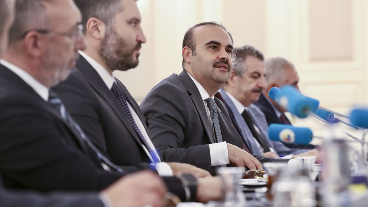 Bakan Kacır, OSBÜK Genişletilmiş Yönetim Kurulu Toplantısı'na katıldı: