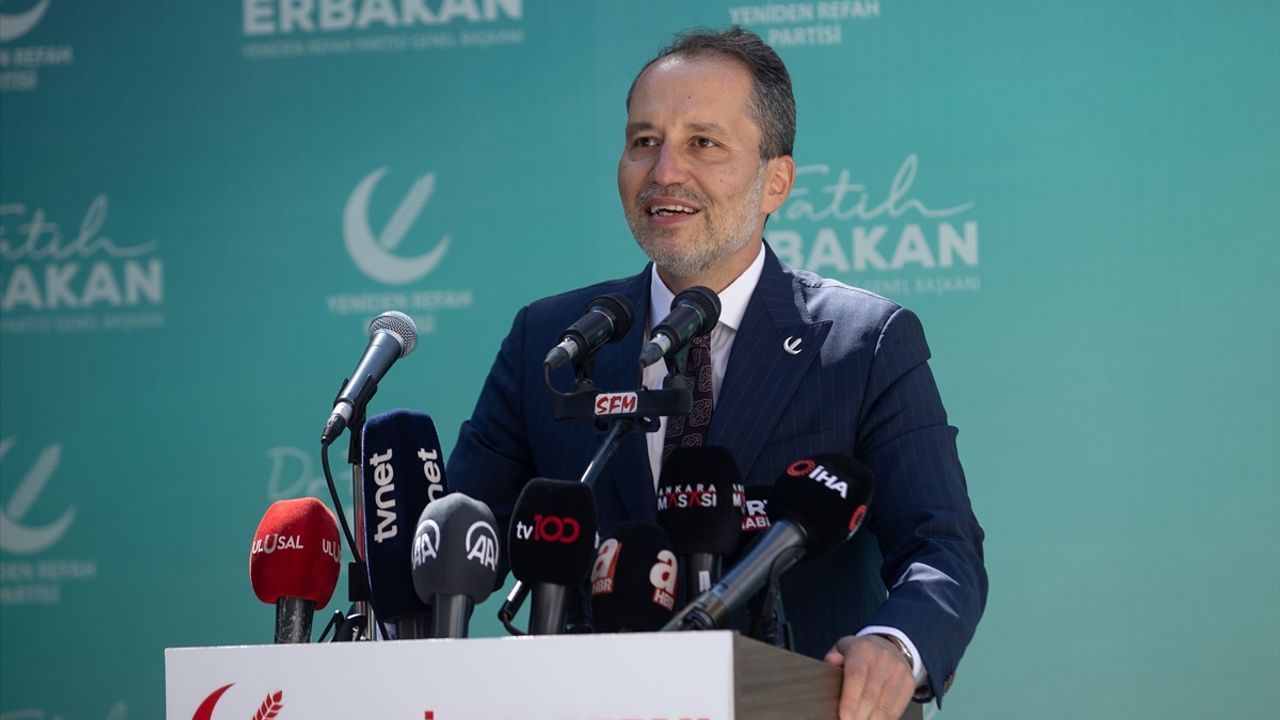 Yeniden Refah Partisi Genel Başkanı Erbakan, İl Başkanları Toplantısı'nda konuştu:
