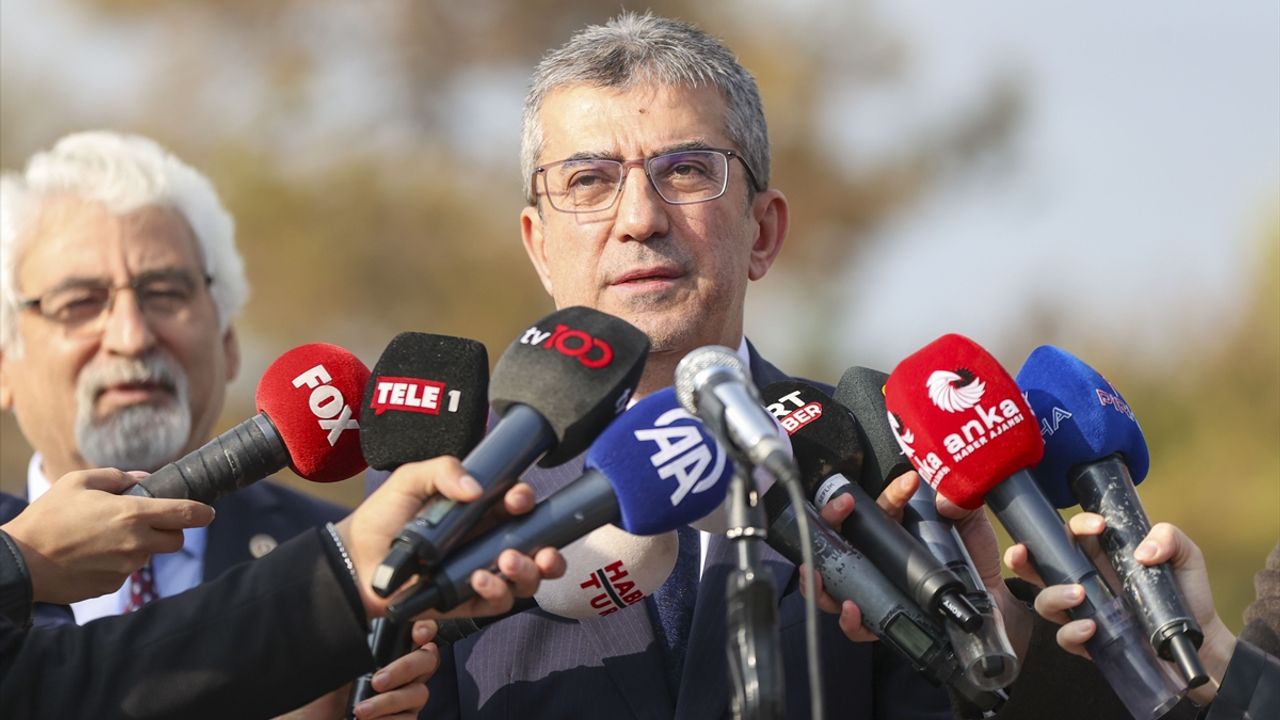 CHP, çalışmayan emeklilere 5 bin lira ödenmesine ilişkin düzenlemenin iptali için AYM'ye başvurdu