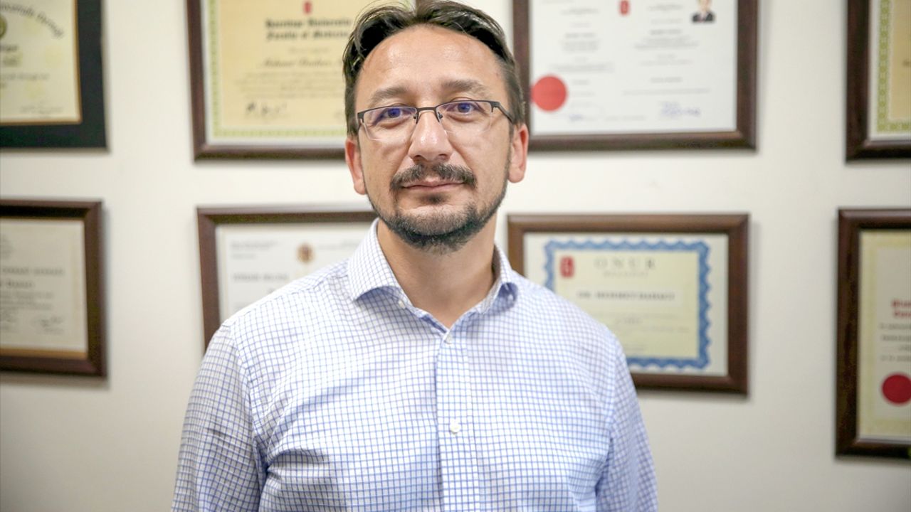 Konya'da yürüyen merdivene sıkışan 2 parmağı kopan çocuk ameliyat edildi