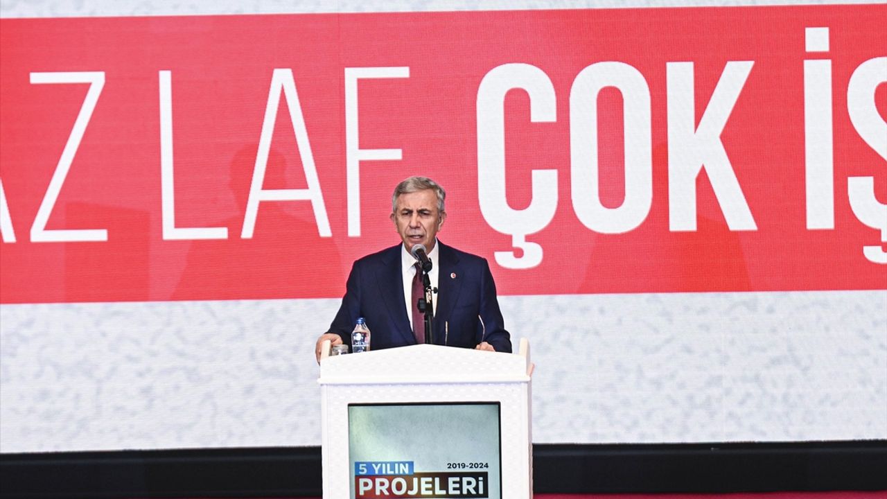 CHP Genel Başkanı Özel, ABB'nin "5 Yılın Projeleri Tanıtım ve Bilgilendirme Toplantısı"nda konuştu: