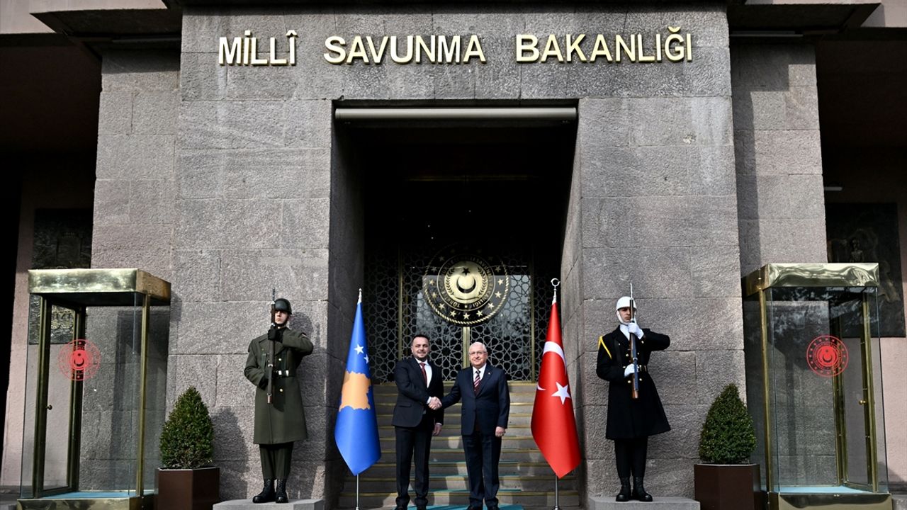 Milli Savunma Bakanı Güler, Kosovalı mevkidaşı Maqedonci ile görüştü