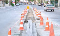 Karapınar’da yaya güvenliği için yol kapatma çalışması
