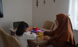 Annesini doğumda kaybeden Meryem, koruyucu ailesinin "en özel" çocuğu oldu