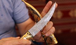 Konya'da gök taşından takı ve bıçak üreten girişimci hobisini sektöre taşıyor
