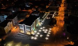 Karapınar Belediyesi’nin Yeni Hizmet Binası: Geceyi Aydınlatan Vizyon