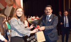 Kaymakam Şenol Öztürk ve Eşi Ebru Öztürk, 24 Kasım Öğretmenler Günü Programına Katıldı