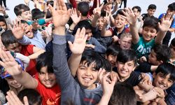 Konya’da öğrenciler okula maskesiz girmenin mutluluğunu yaşıyor