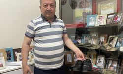 Oğlunun şehadet haberiyle aynı gün gelen hediyesini baş köşesinde saklıyor