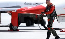 Türk Yıldızları 30 yıldır gökyüzünü kırmızı beyaza boyuyor