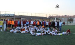 Karapınar Belediyespor, Karapınar Esnafspor ve Protokol Üyeleri Karması Dostluk Futbol Karşılaşması Yapıldı