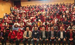 Karapınar’ın Değerlerinden Genel Cerrah Uzmanı Prof. Dr. Fahri Yetişir Öğrencilerle Buluştu