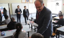 Kaymakam Oğuz Cem Murat ve Beraberindeki Heyet Yeşilyurt Mah. Güzel Kışla İlkokul ve Ortaokullarını Ziyaret Ettiler