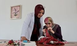 Öğretmenlik hayalinden vazgeçmeyen ev hanımı, 51 yaşında el sanatları eğitmeni oldu
