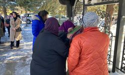 Hatay'a gittikleri gece depreme yakalanan anne ile oğlunun cenazesi Konya'da defnedildi