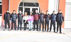 Enkazdan 70 saat sonra kurtardıkları kadının kendilerini sakinleştirmeye çalışmasını unutamıyorlar