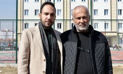 Enkaz altında yağmurla ıslanan battaniyeyi emerek susuzluğunu giderdi
