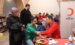 Kızılay, Karapınar'da depremzedeler için kan bağışı topladı
