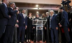 Millet İttifakı'nın cumhurbaşkanı adayı Kılıçdaroğlu, Saadet Partisi önünde konuştu: