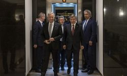 Gelecek Partisi Genel Başkanı Davutoğlu, ABB Başkanı Yavaş'ı ziyaret etti