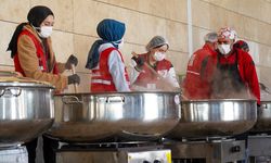 Türk Kızılayın deprem bölgesindeki yardımları sürüyor