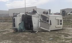 Konya'da öğrenci servisinin devrildiği kazada 11 kişi yaralandı