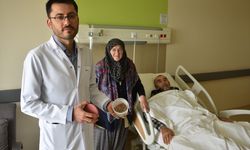 Konya'da 83 yaşındaki hastanın mesanesinden 250'den fazla taş çıkarıldı