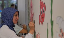 Konya'da öğretmenler, okul duvarlarını renklendiriyor