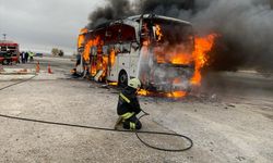 Konya'da yanan yolcu otobüsü kullanılamaz hale geldi