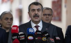 Milli Eğitim Bakanı Tekin, karne dağıtım töreninde konuştu: