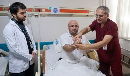 Ani ölüme neden olan beyindeki damar yumağına kasıktan girilerek müdahale edildi