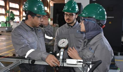 Üniversite öğrencileri hibrit yakıtlı roket motoru geliştiriyor