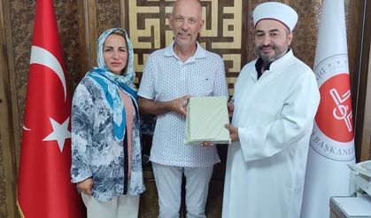 Norveçli vatandaşlar Konya'da Müslüman oldu