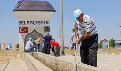 Konya'da emekli inşaat ustası doğal kaynak çeşmelerine gönüllü sahip çıkıyor