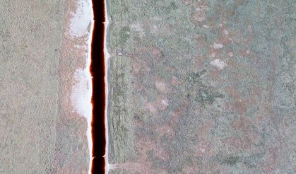 Konya'da kuruyan Tersakan ve Bolluk gölünden geriye tuz tabakası kaldı