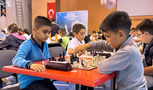 Karapınar’da Satranç Turnuvası Düzenlendi