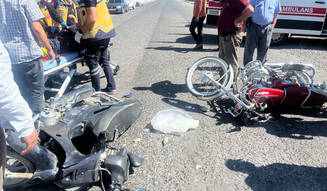 İki motosiklet kaza yaptı, 2 kişi yaralandı