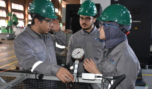 Üniversite öğrencileri hibrit yakıtlı roket motoru geliştiriyor