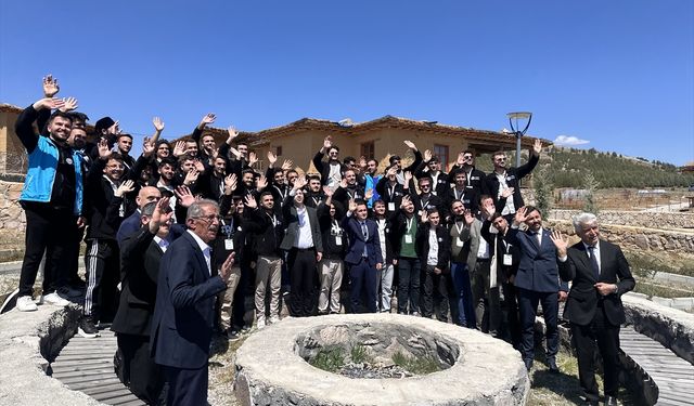 Gençlik ve Spor Bakanlığının Gençlik Kampları'nda 330 bin gencin misafir edilmesi hedefleniyor