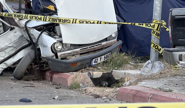 Konya'daki trafik kazasında sürücü ile eşi yaşamını yitirdi