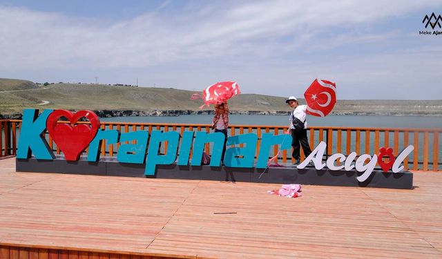 Karapınar'da uçurtma şenliği renkli görüntülere sahne oldu