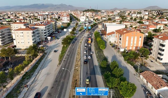 Bayram tatili trafiği Konya-Adana yolunda yoğunluk oluşturdu